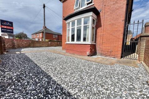 Front garden view 2