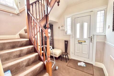 Entrance hall view 2