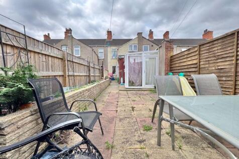 Rear garden view 3