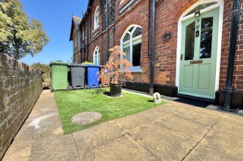 Front garden view 2