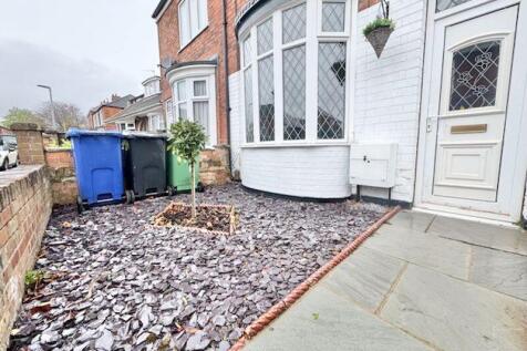 Front garden view 2