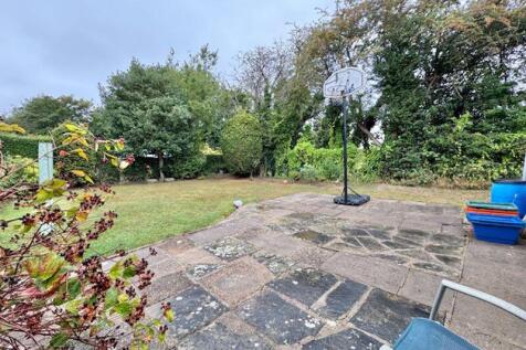 Patio to garden
