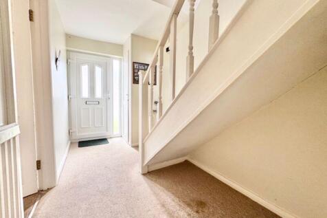 Entrance hall view 2