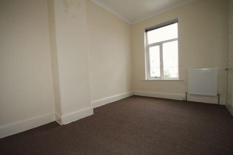 Back bedroom 