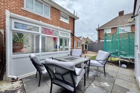 Patio to rear garden