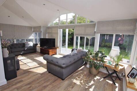 Sitting garden room