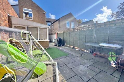 Rear garden view 2