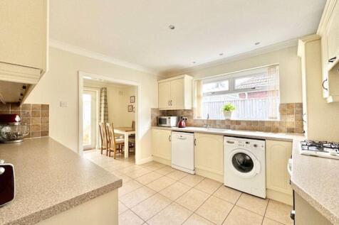 Kitchen to dining