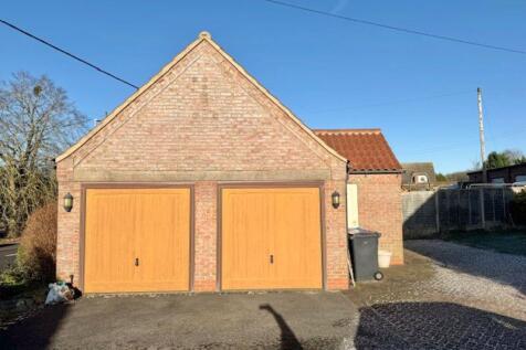 Garage straight on