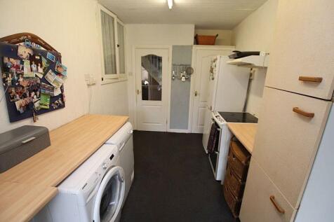 Kitchen dine photo 3