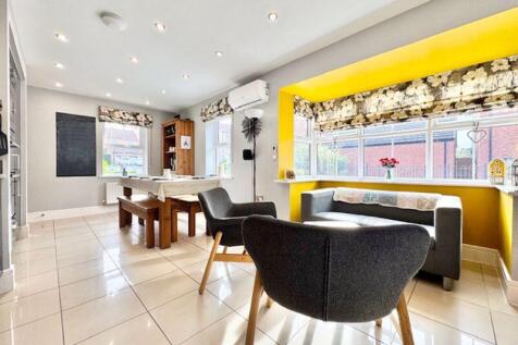 Living dining area