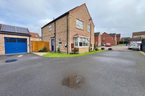 Garage and communal driveway