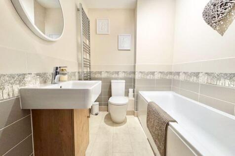 Family bathroom view 2