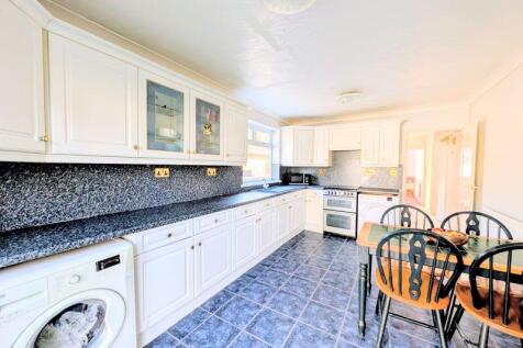 Kitchen-diner view 2 