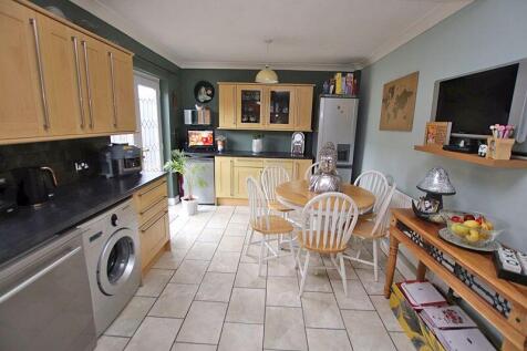 Kitchen diner photo 2