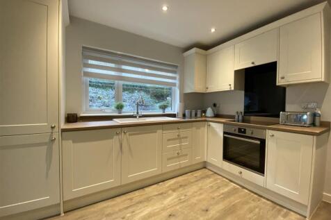 Splendid fitted Dining Kitchen