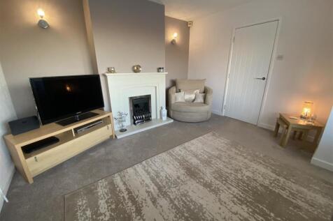 Cosy front Lounge