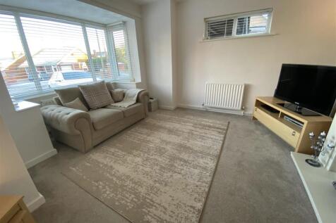 Front Lounge with walk in bay window