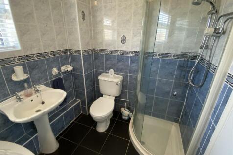 4 piece family bathroom