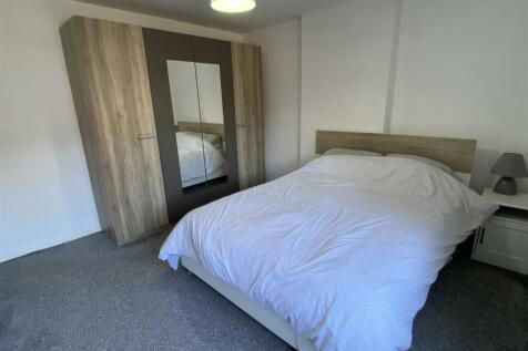 Main double bedroom