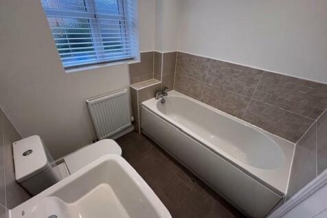 Family Bathroom.jpg
