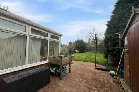Rear Garden Patio.png