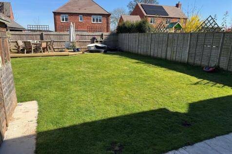 Rear Garden 1.jpg