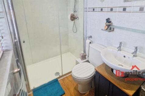 01a2aad0-ensuite.jpg