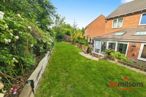 f3a02d39-garden 20lawn.jpg