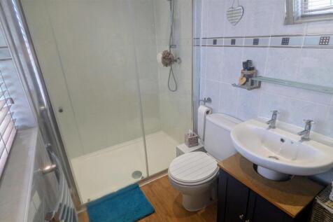 ensuite.jpg