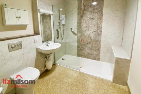 Walk in shower room