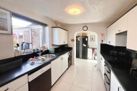 KITCHEN IMAGE TWO