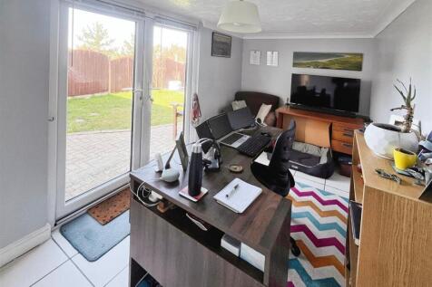 GARDEN ROOM / HOME OFFICE IMAGE TWO