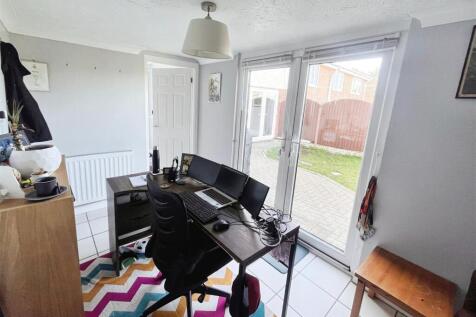 GARDEN ROON/ HOME OFFICE