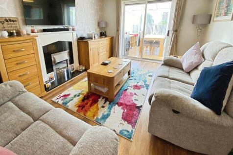 Spacious Lounge