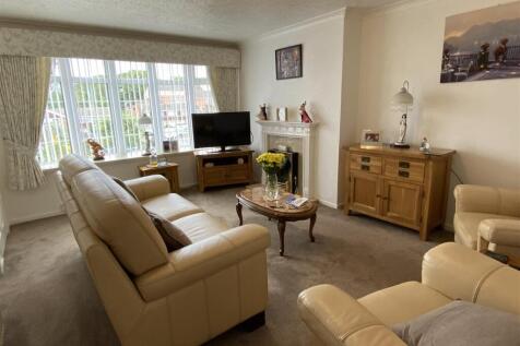 Spacious Lounge