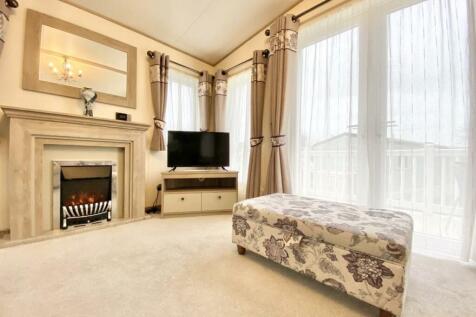 Living Area 2.jpg
