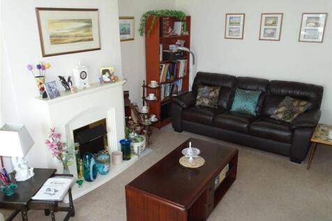 Lounge B