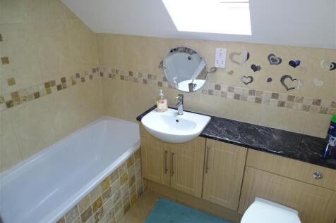 2nd Floor Bathroom