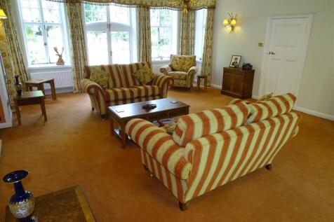 Main Lounge A