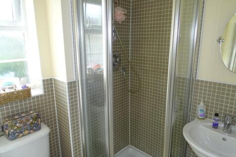 Ensuite to Bedroom 3