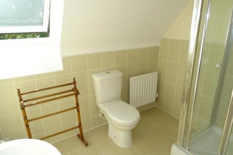 Ensuite to Bedroom 2