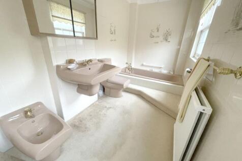 En-suite Bathroom