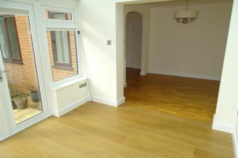 Conservatory to Dining Area