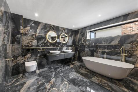 Main Bedroom Ensuite