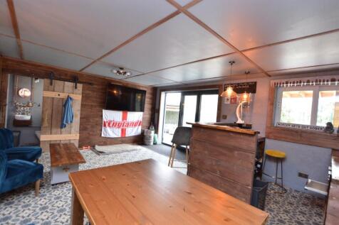 Games Room/ Bar