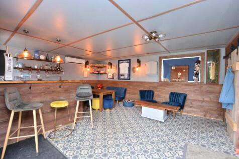 Games Room/ Bar