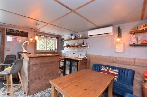 Games Room/ Bar