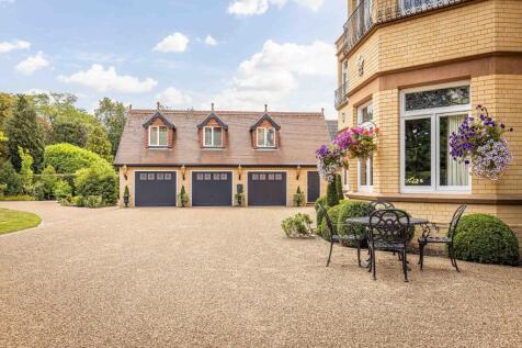 Garaging And Annex