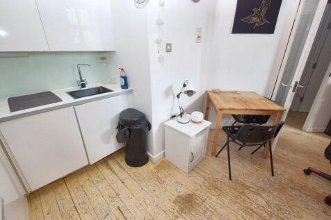 Kitchen/Dining Area